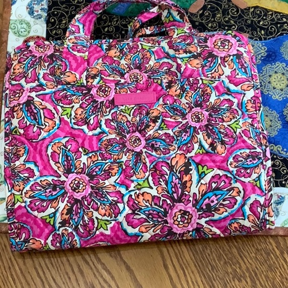 ‼️ Vera Bradley travel cosmetic bag.  Like new! - Picture 2 of 6